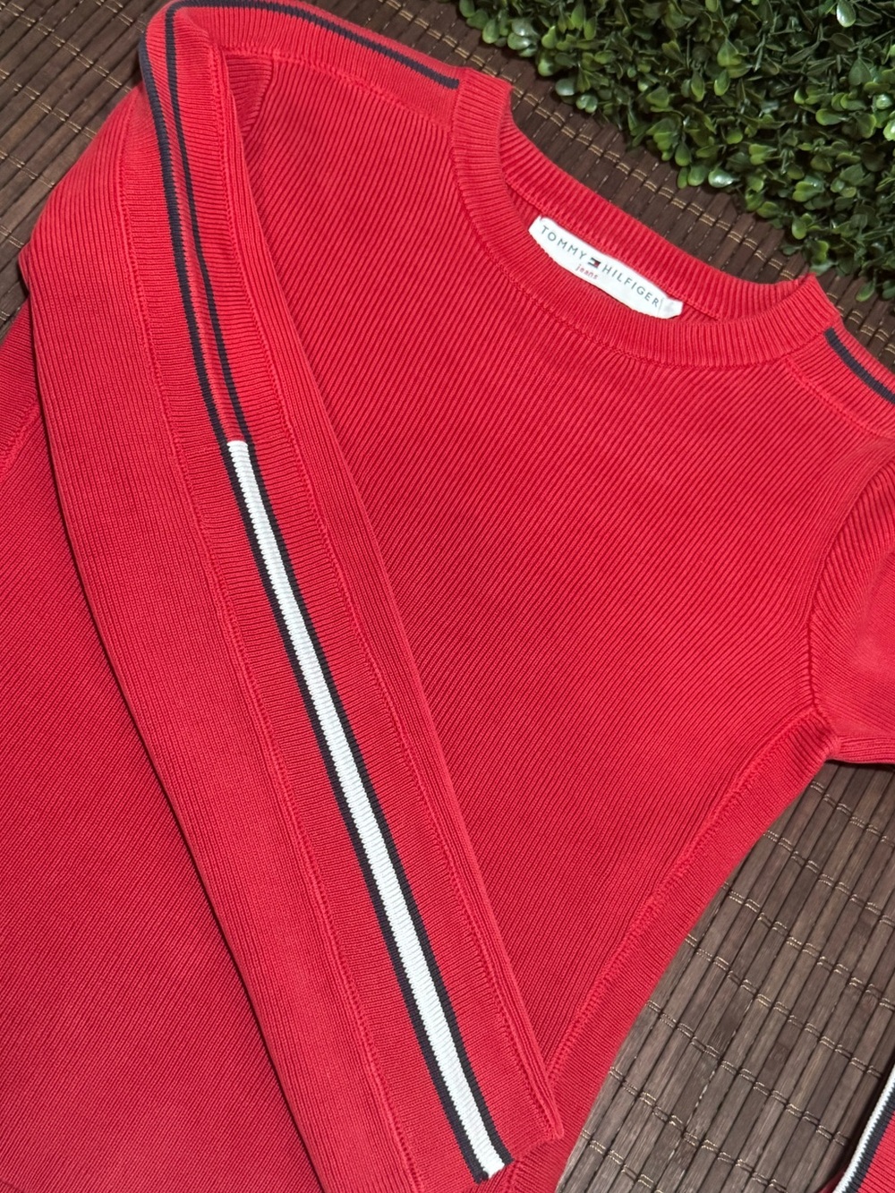 Vintage/ Y2K Tommy Hilfiger Ribbed
Distressed Pullover Sweater - Picture 2 of 6